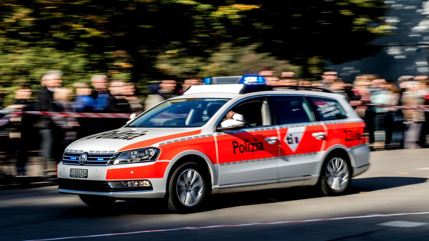 Una vettura della polizia cantonale durante un intervento