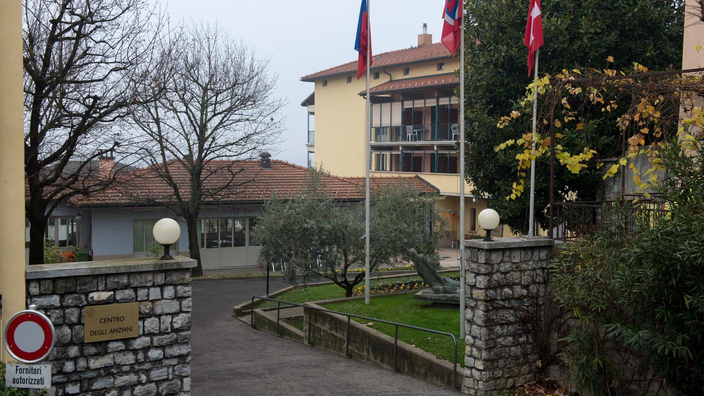 L'ingresso della casa anziani