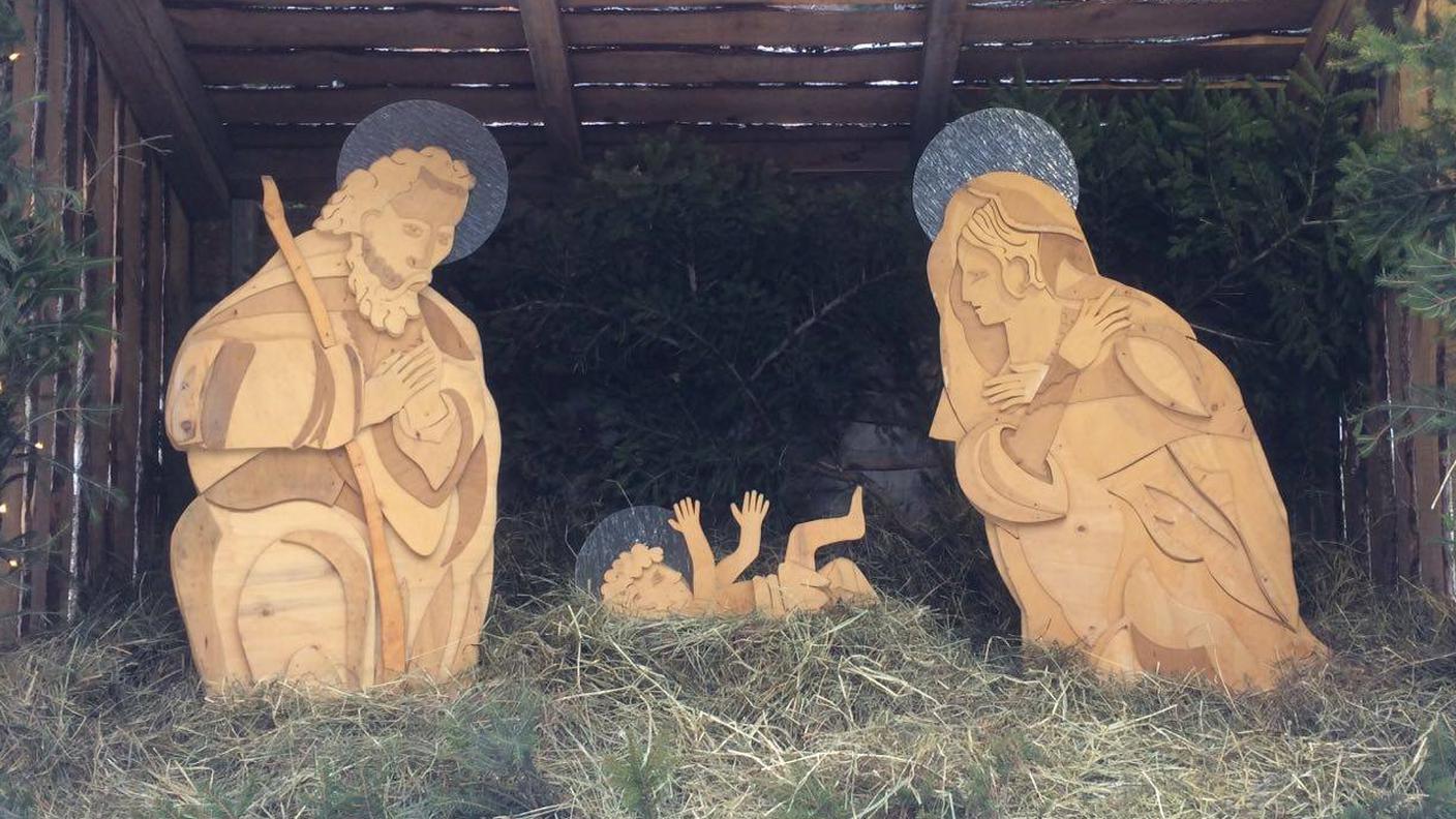 Il presepe è tornato al completo