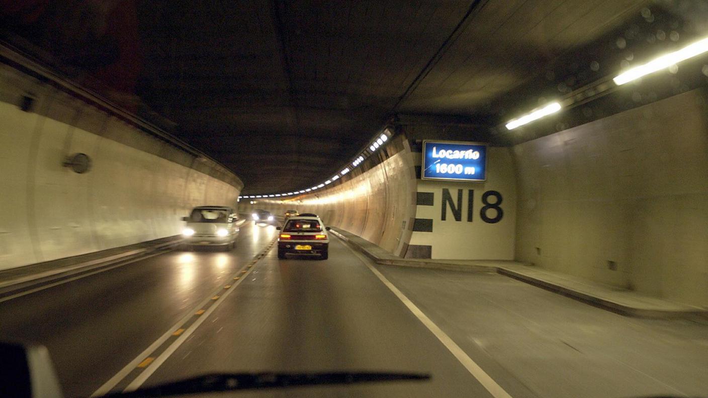 Incidente in galleria, tunnel chiuso e disagi al traffico