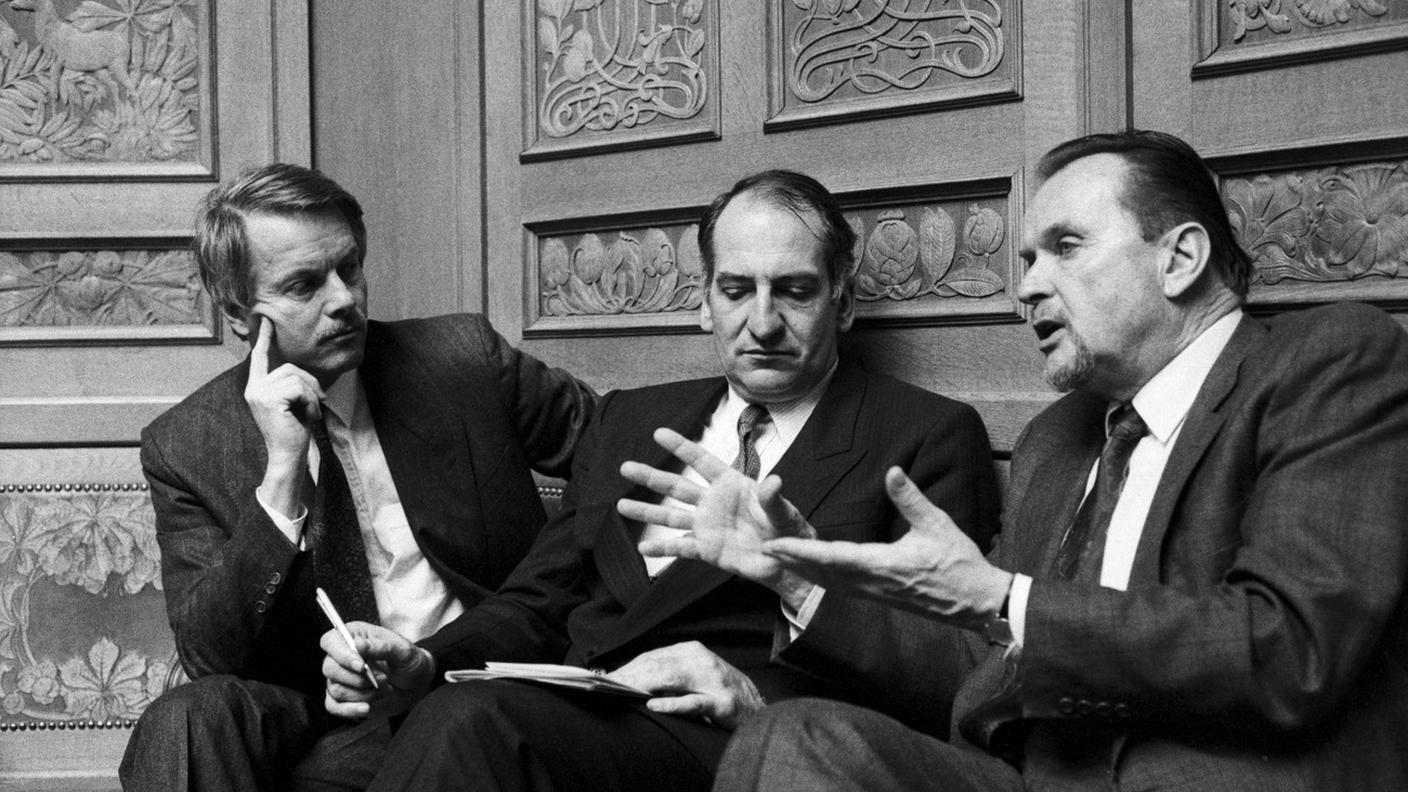Durante un dibattito sulla NTFA al Nazionale Sergio Salvioni discute con Adriano Cavadini e Pascal Couchepin. Era il marzo 1991
