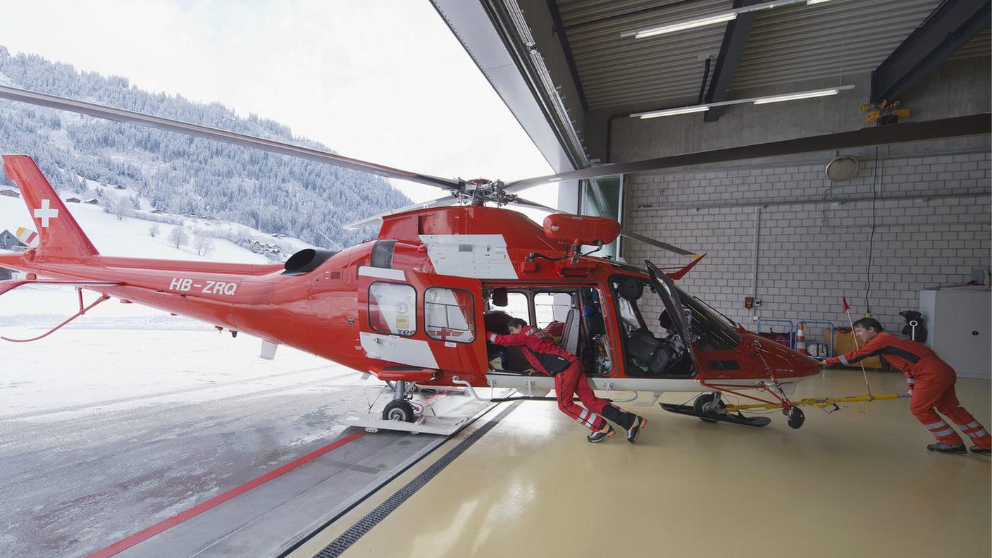 Elicotteri rossi sempre pronti a uscire dall'hangar