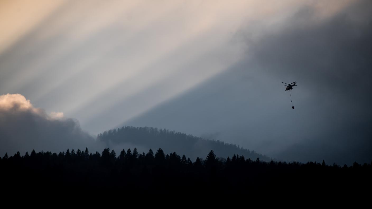 Un solo Super Puma è rimasto in volo