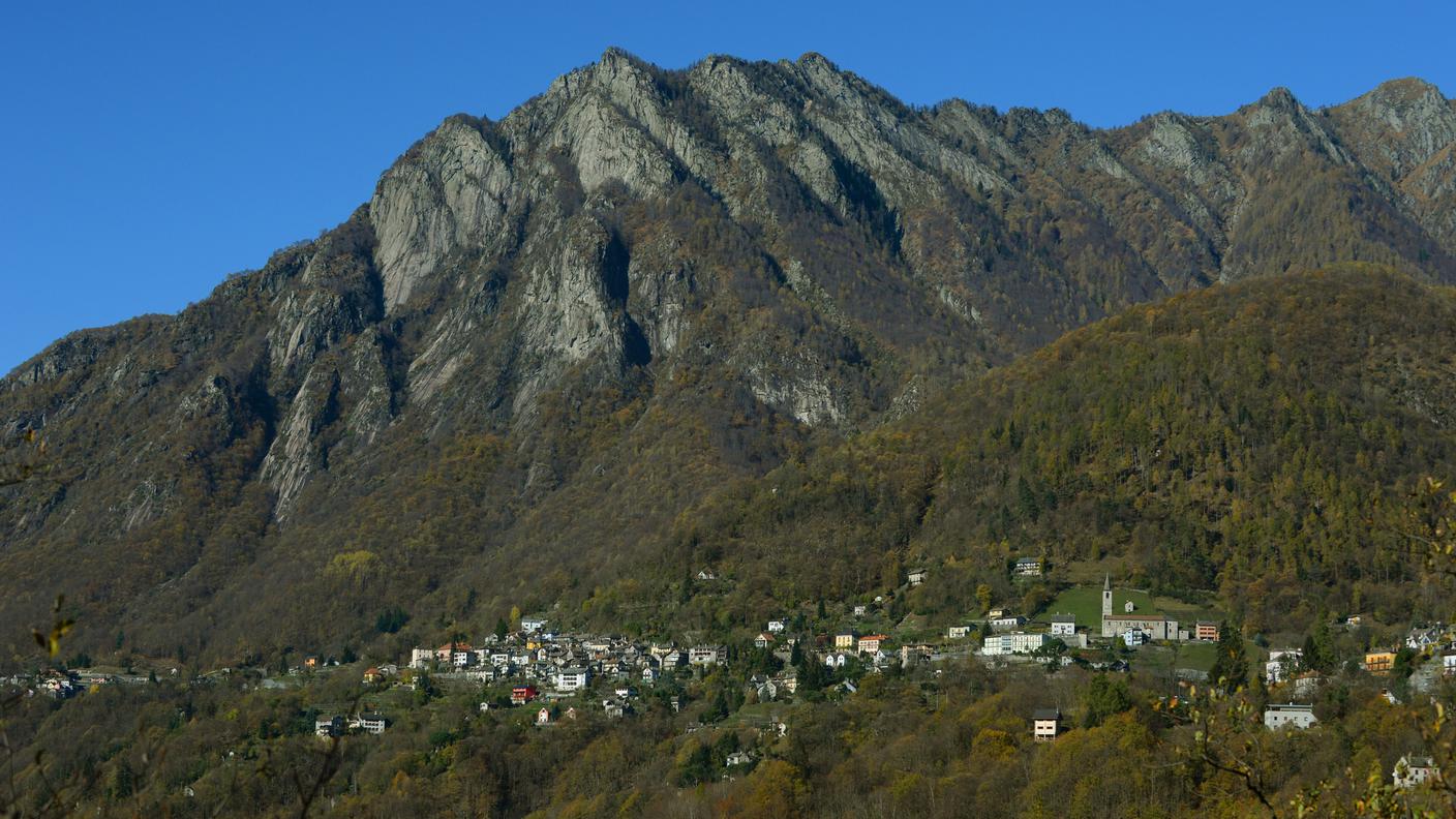Una veduta panoramica dell'area nella quale si è sviluppato l'incendio