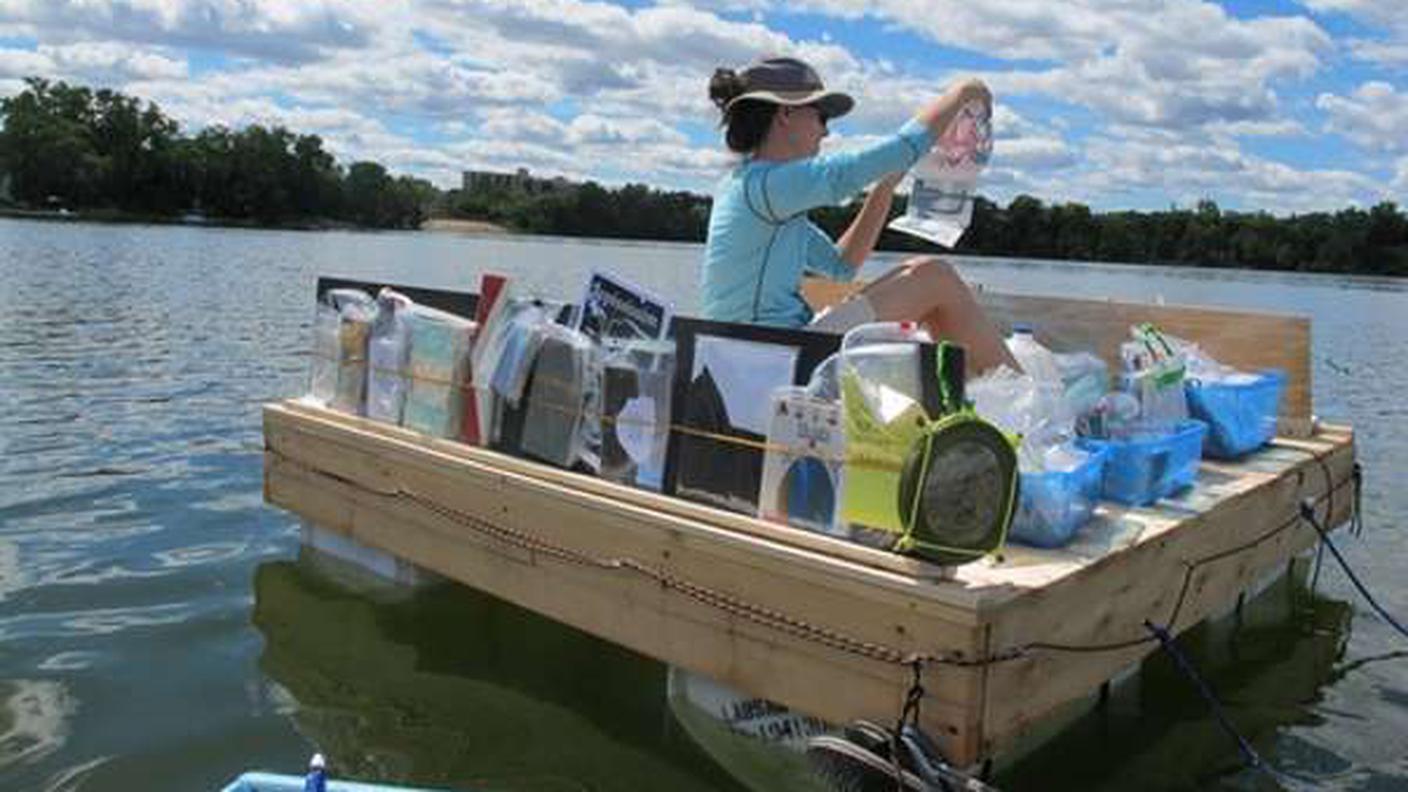 Vuoi leggere? Prendi la canoa (Cedar Lake, Minnesota)