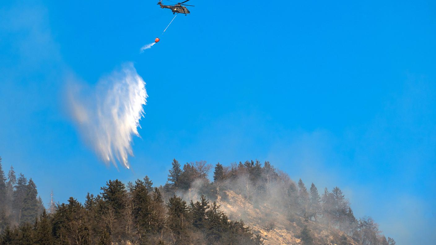 L'impegno anti incendio dell'esercito si è appena concluso