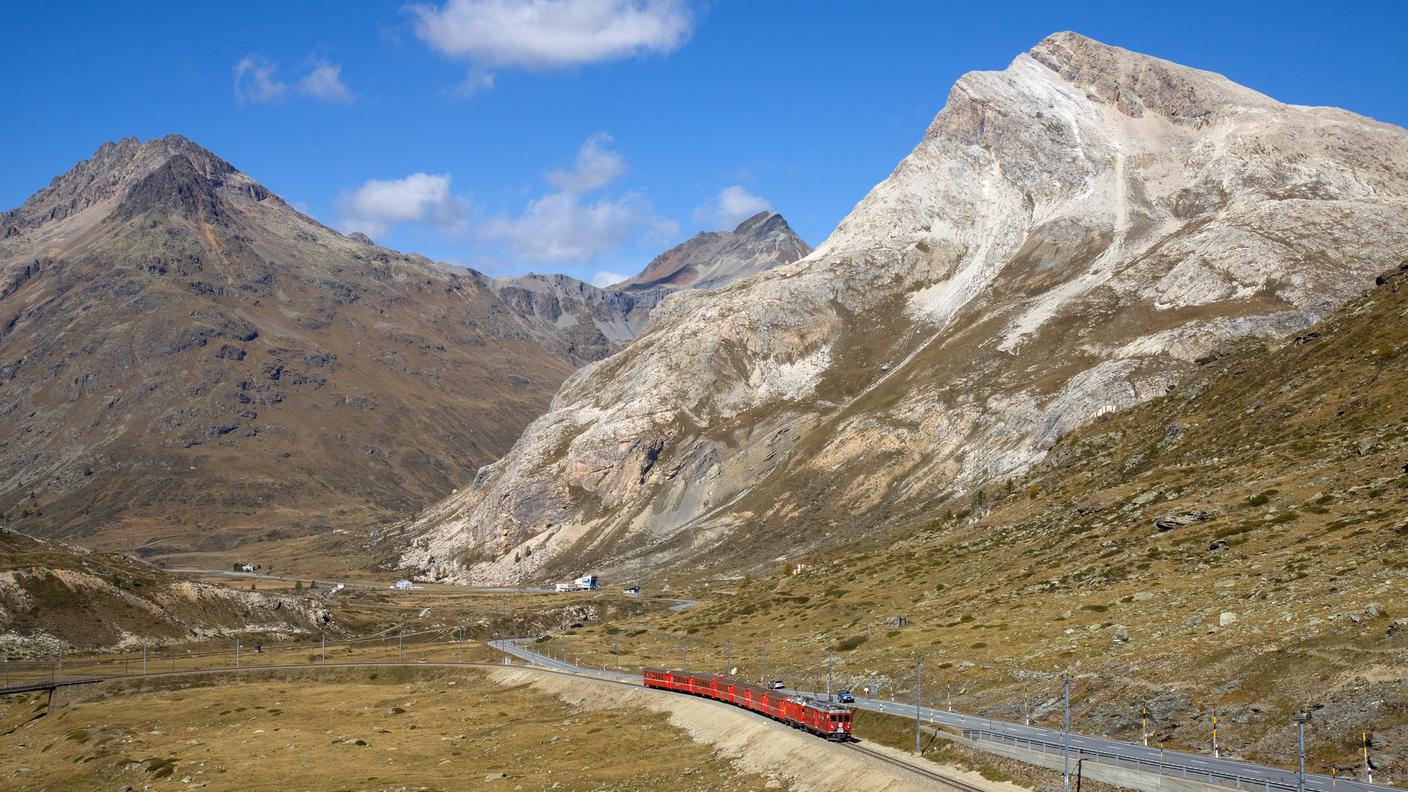 RhB_Regio_nach_Tirano_zwischen_Lagalb_und_Ospizio_Bernina.jpg