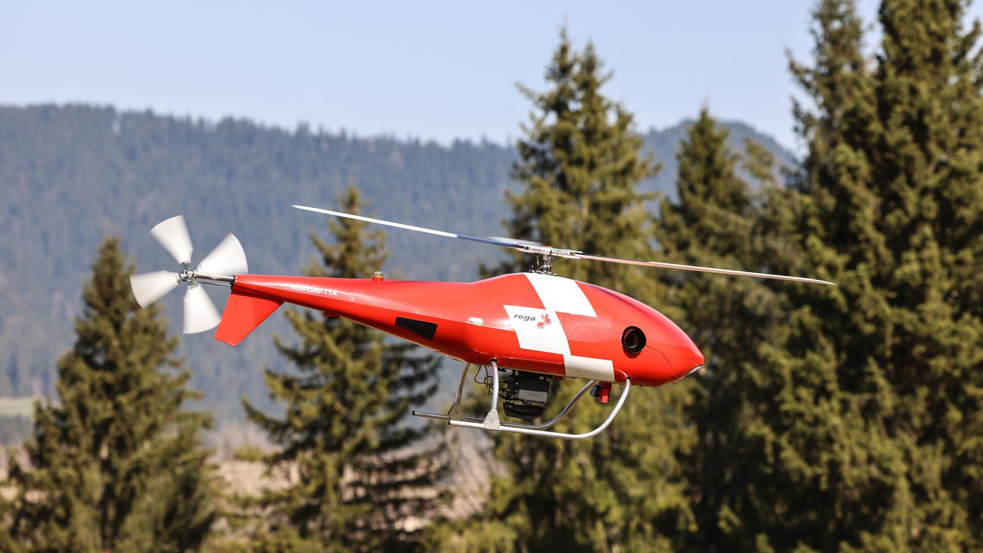 Un drone che sembra un mini elicottero
