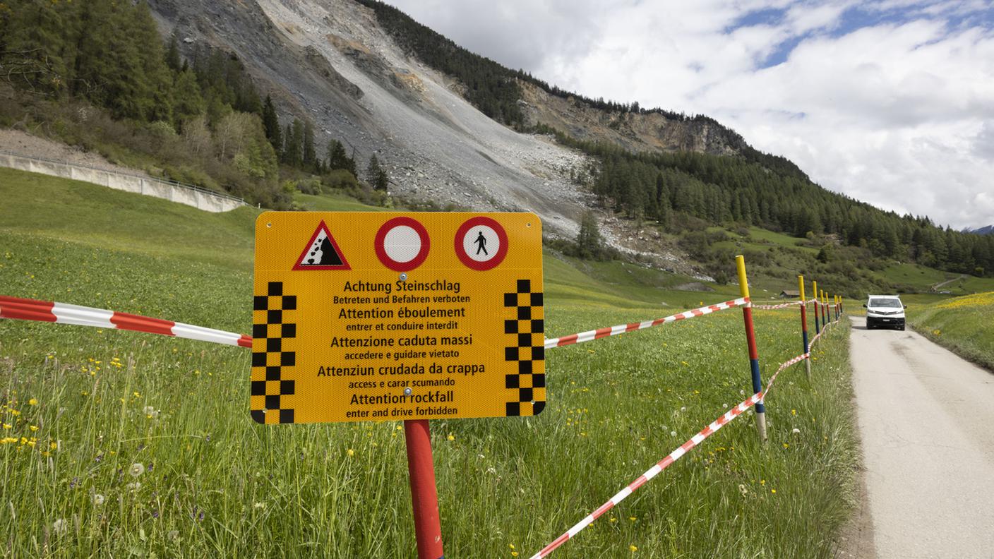 La segnaletica che vieta l'accesso all'area di Brienz