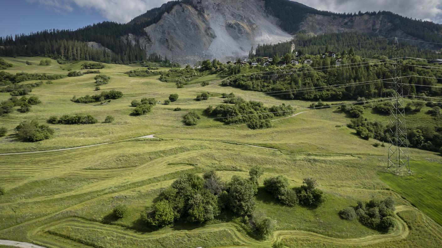 I prati a valle del villaggio sono considerati meno a rischio