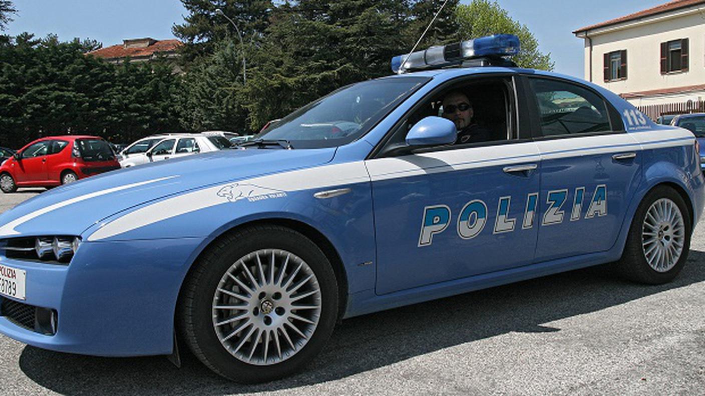 Gli agenti della polizia di Stato sono intervenuti in massa
