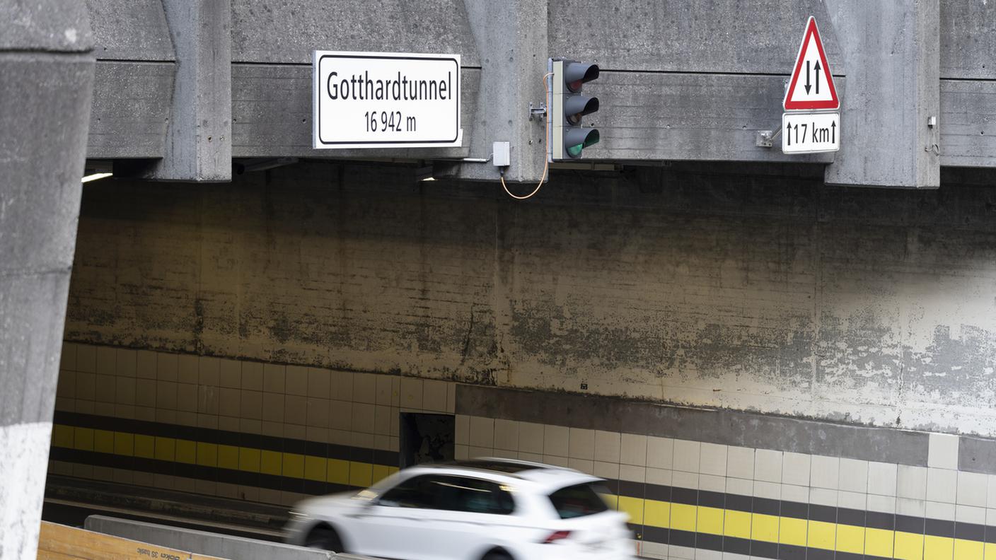 Bisogna pazientare prima dell'ingresso