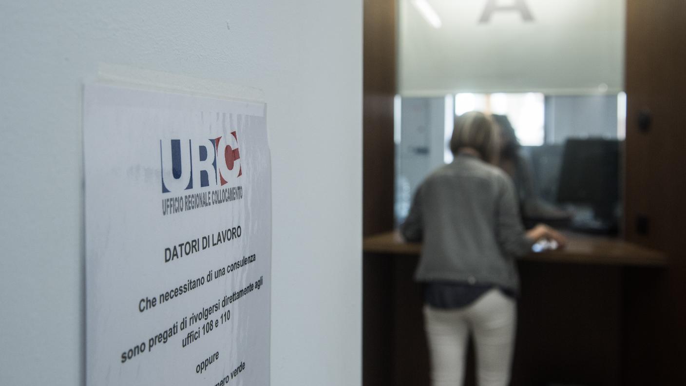 Più persone alla ricerca di un impiego