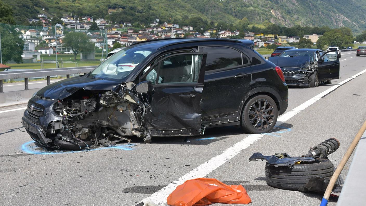 L'A13 è stata chiusa in direzione nord per agevolare le operazioni di soccorso e i rilievi da parte della polizia