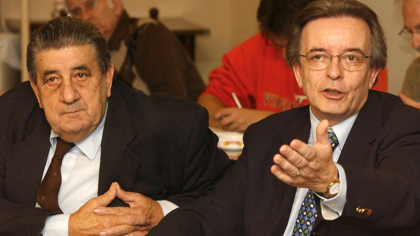 Innocente Pinoja (a sin) con Alessandro Torriani nel 2004 a Giubiasco all'assemblea dell'UDC