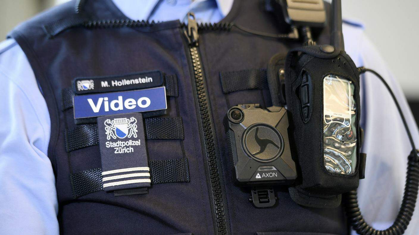 Bodycam già in uso per molti corpi di polizia sia in Svizzera che all'estero