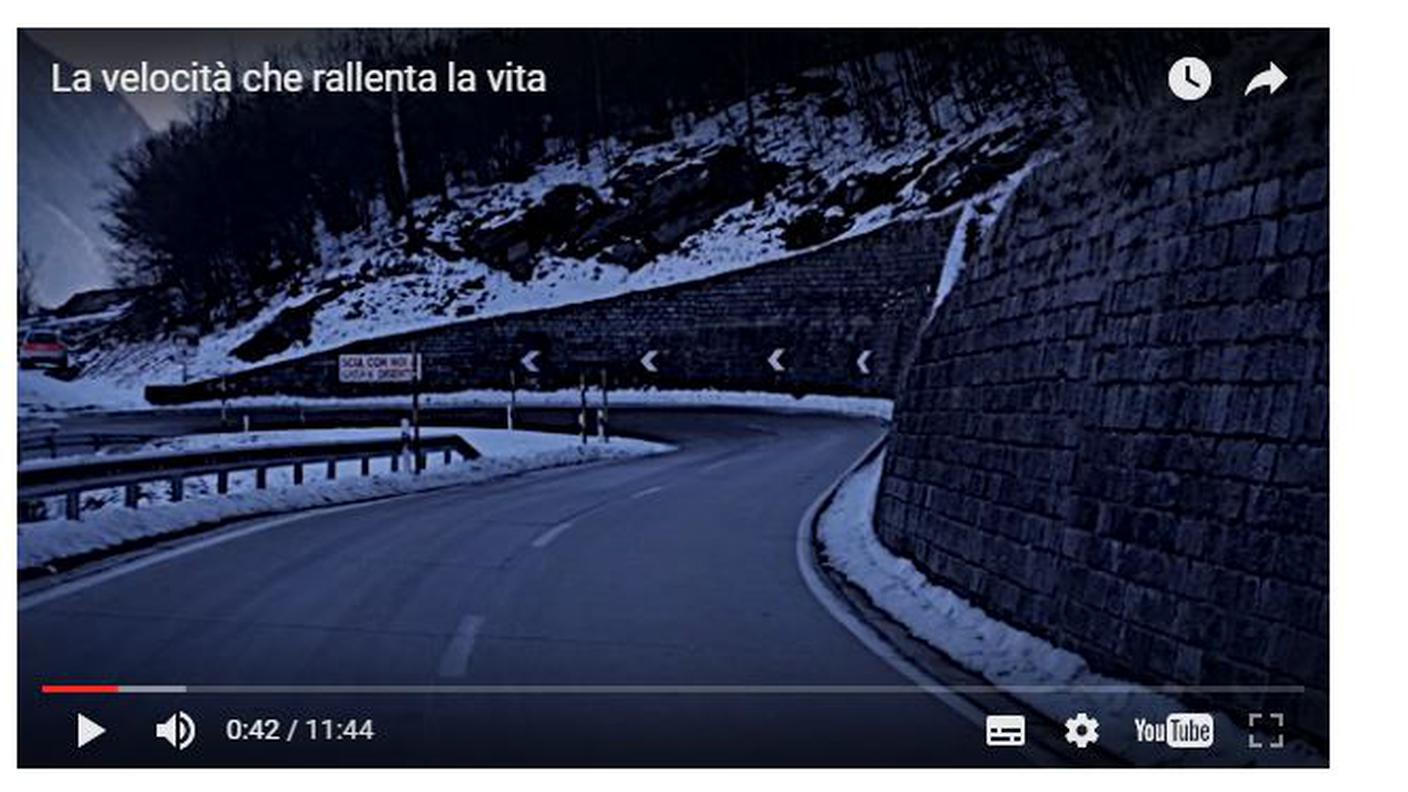 Uno screenshot del video