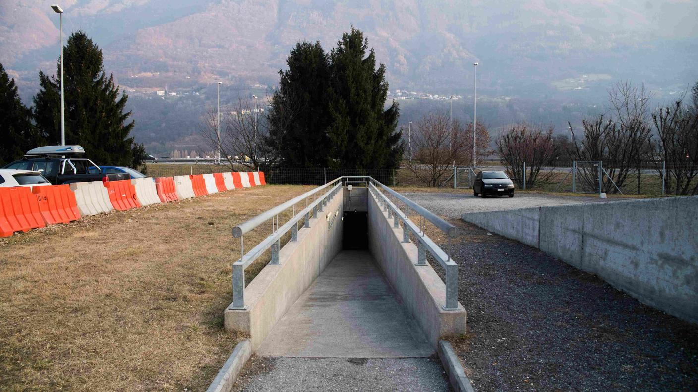 L'entrata del Centro Protezione civile a Camorino che ospita i richiedenti l'asilo