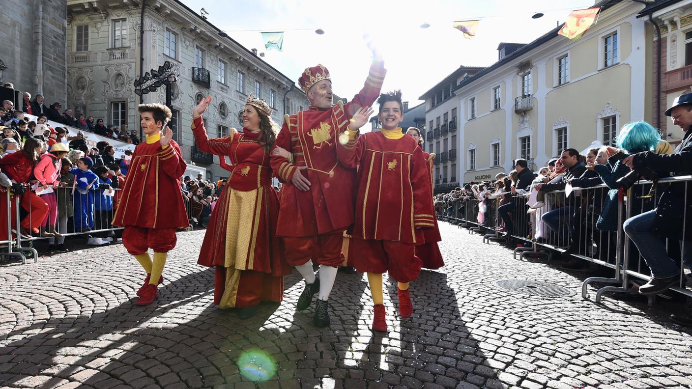 La corte di Re Rabadan sfila a Bellinzona