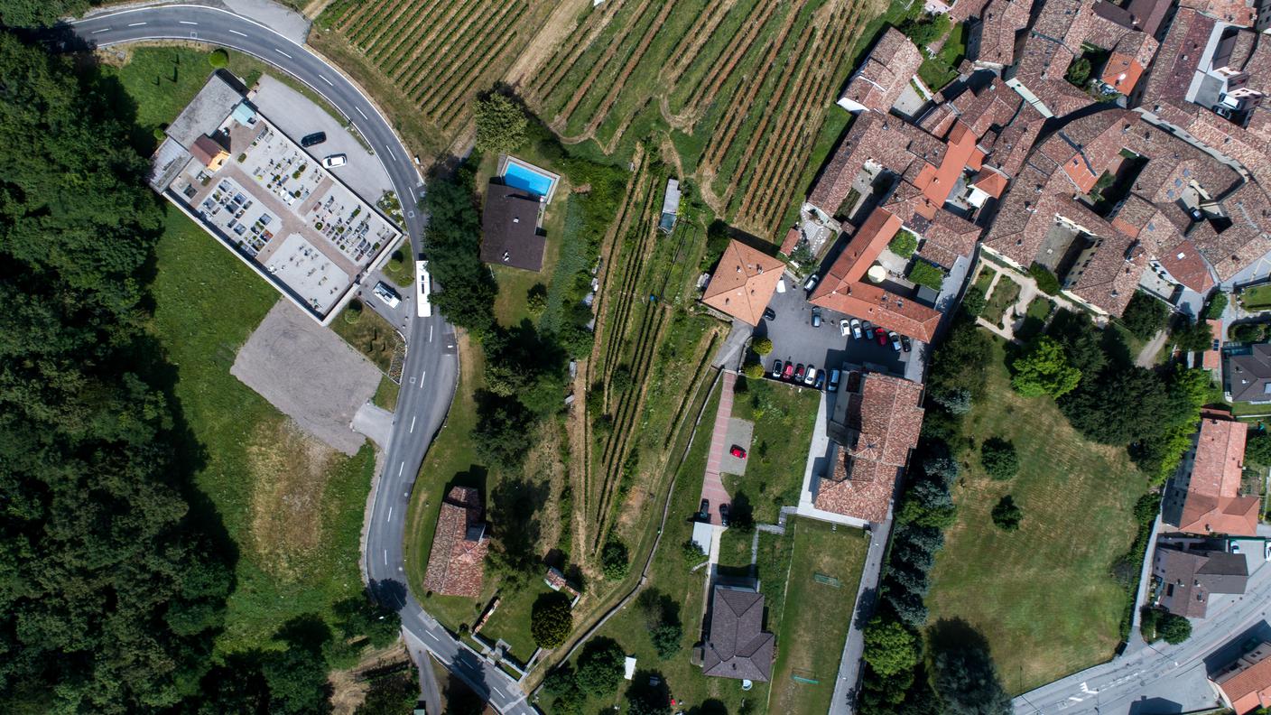 Besazio dall'alto