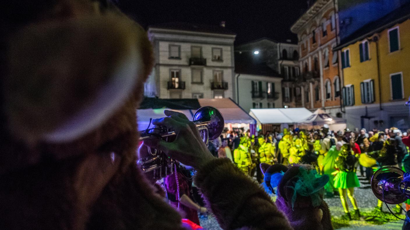 Piazza St. Antonio gremita per il concerto delle gugen