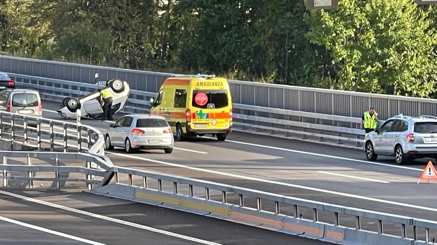 Sul posto sono intervenuti i soccorritori della Croce Verde di Lugano