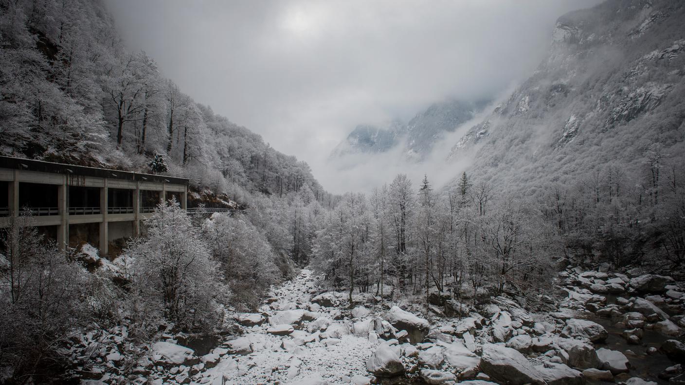 La strada della Valle Verzasca poco prima di Brione (archivio)