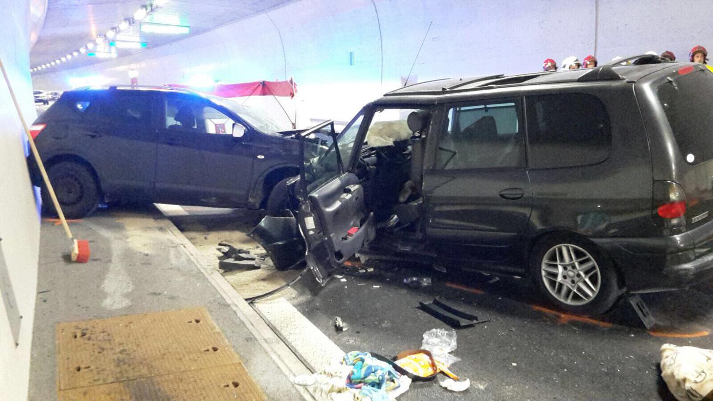 Il primo grave incidente dall'inaugurazione della galleria