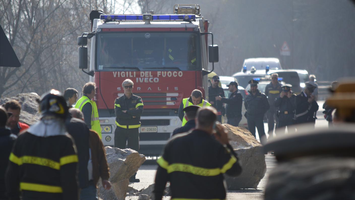 I massi precipitati sulla Statale 34