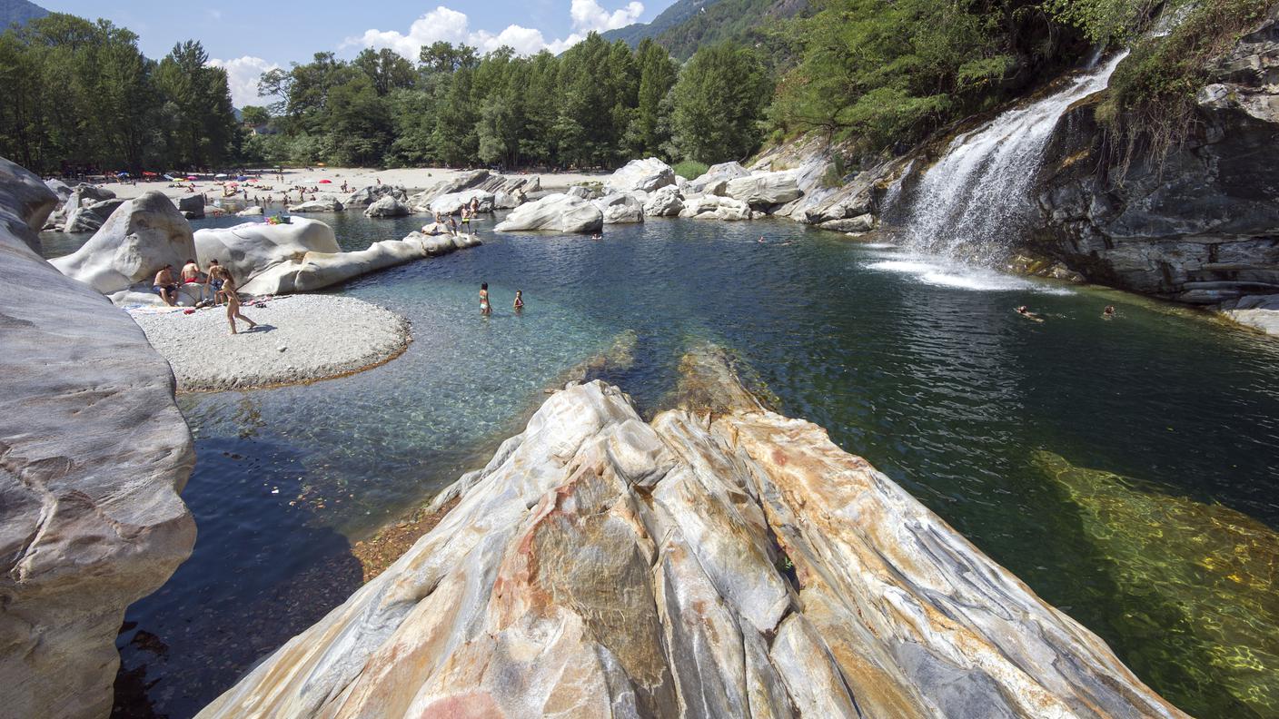 Il pozzo di Tegna e il fiume Maggia