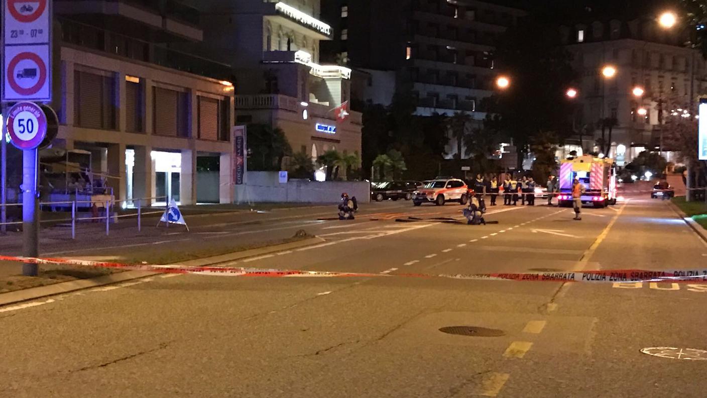 La zona della fuga di gas a Paradiso, delimitata da pompieri e polizia