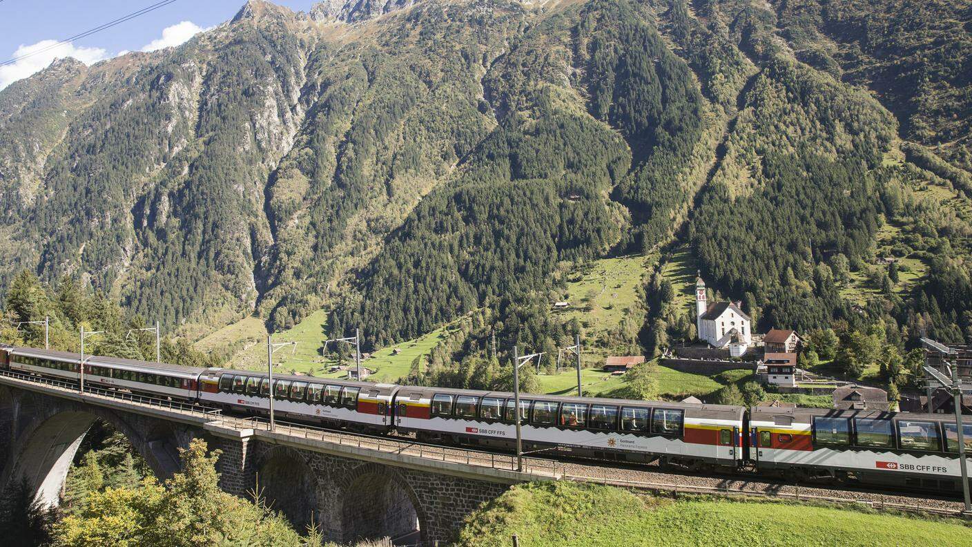 Il treno panoramico permette di ammirare i panorami attraversati dalla vecchia linea