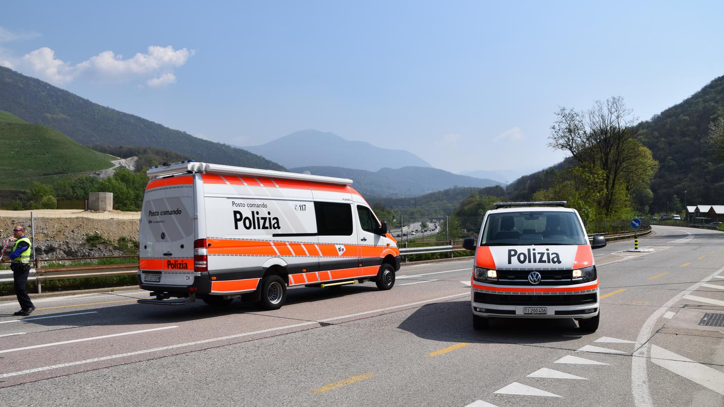 La polcantonale è intervenuta pure con il posto comando mobile per il sinistro tra Sigirino e Taverne