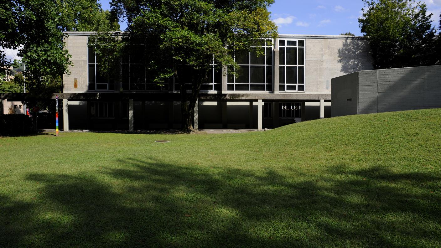 L'esterno della Scuola Lambertenghi di Lugano