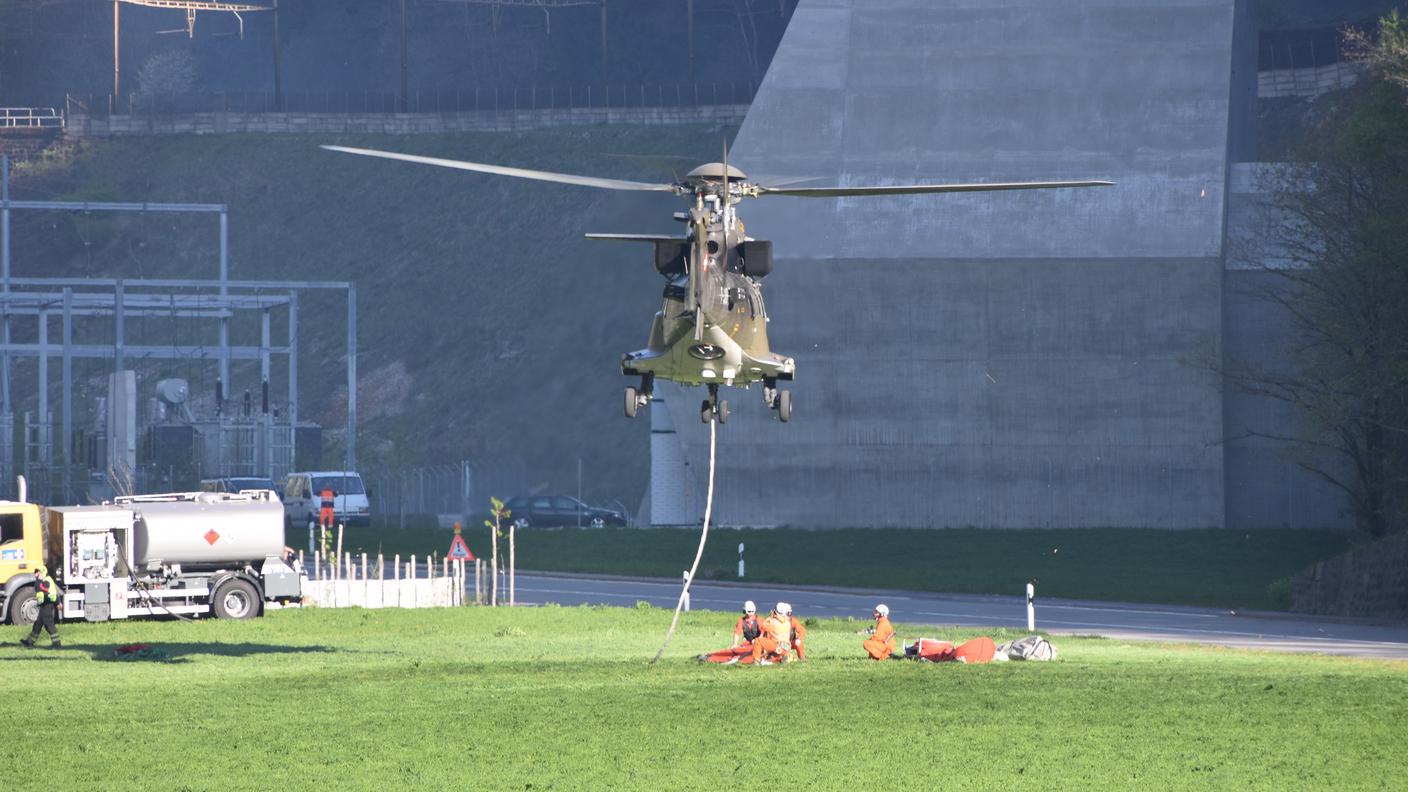 In azione anche un Superpuma dell'esercito elvetico