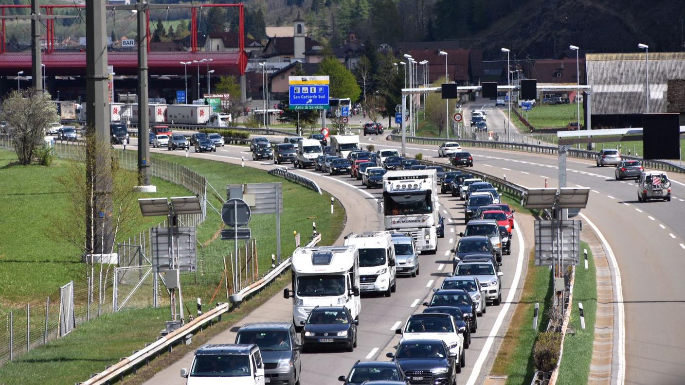 Tempi di attesa fino a tre ore e cinquanta minuti...