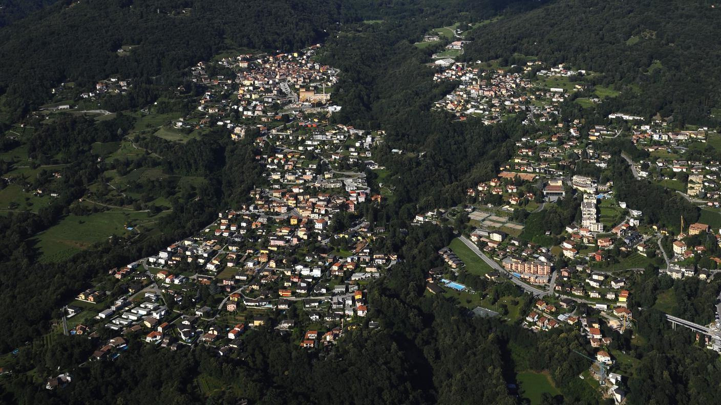 Veduta aerea di Villa Luganese