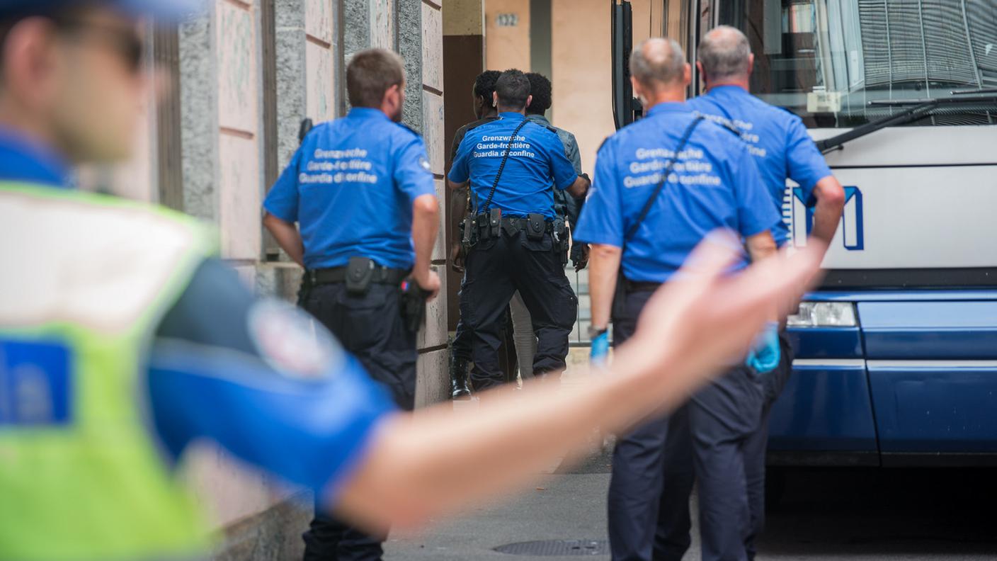 Alcuni agenti in servizio