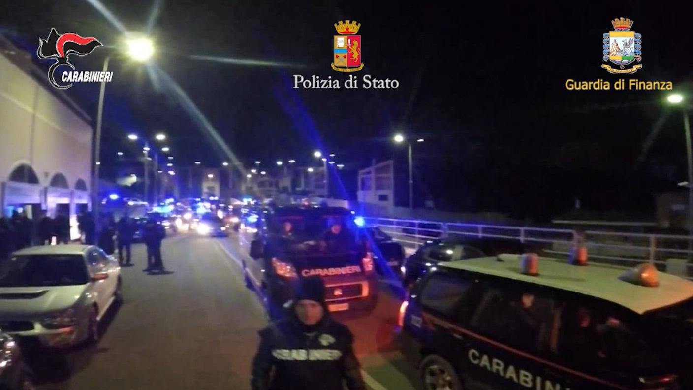 La vasta operazione calabrese che ha portato al fermo di 68 persone