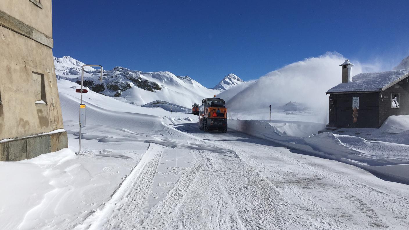 Si lavora allo sgombero sul Passo del San Bernardino