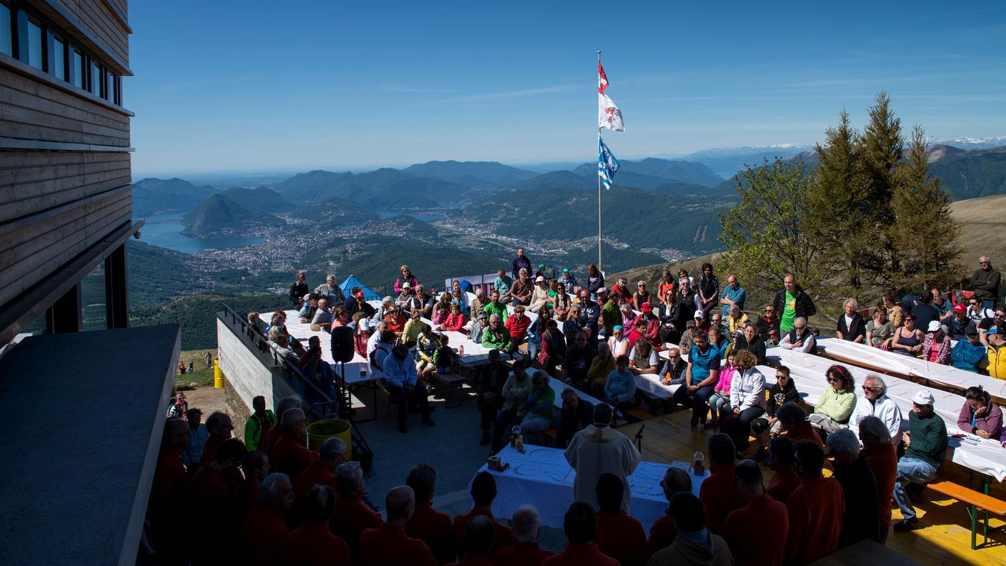 Numerose persone hanno partecipato all'inaugurazione
