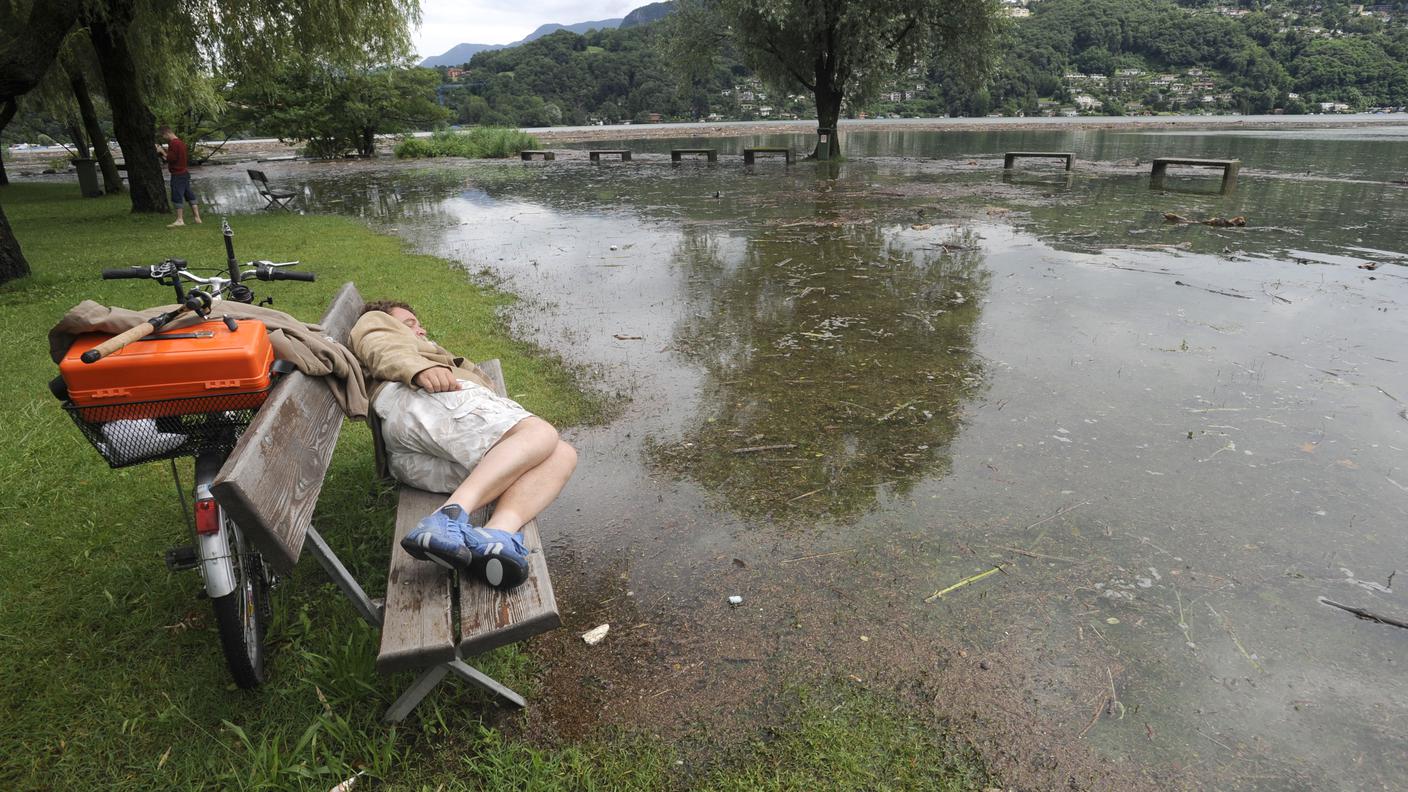 Le immagini del lago esondato del 2008