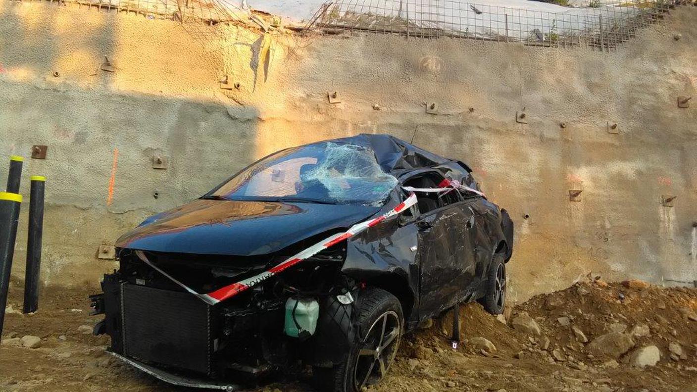 Il recupero dell'auto distrutta