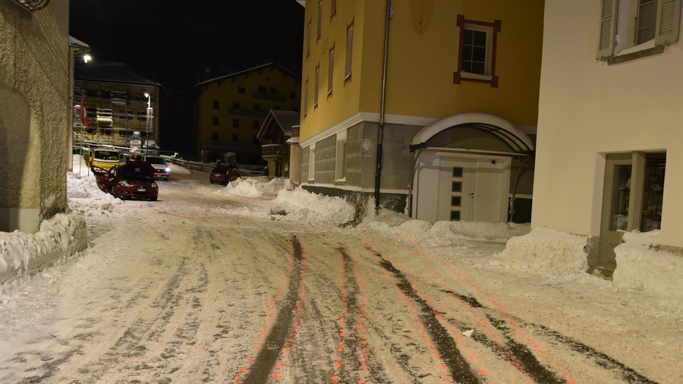 Il luogo dell'incidente dove ha sbattuto l'auto con a bordo i tre giovani