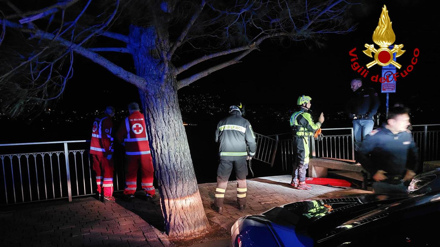 Auto finita nel lago di Como
