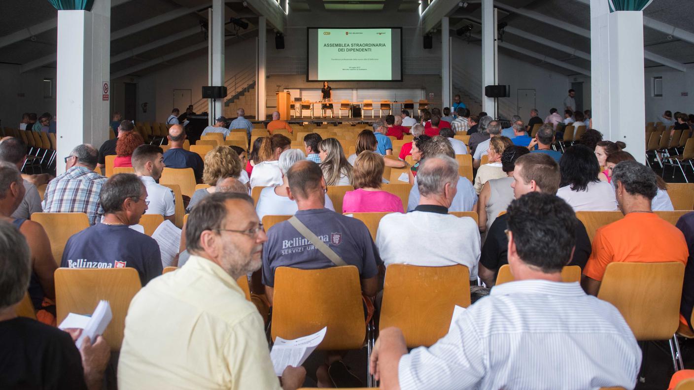 I dipendenti della nuova Bellinzona riuniti al Mercato coperto di Giubiasco