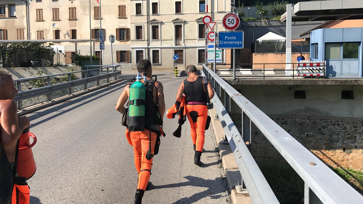 Soccorritori all'opera