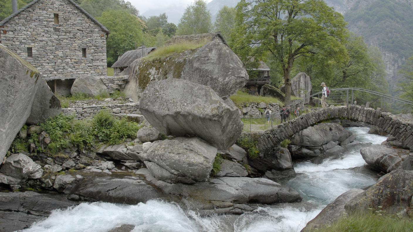 Il fiume Calnegia, nell'omonima valle, una laterale della Bavona