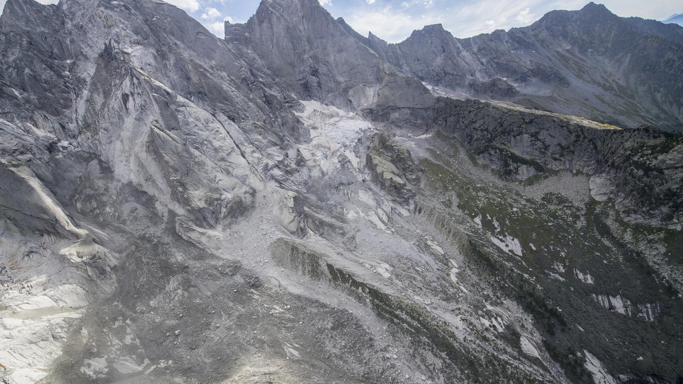 La zona da dove si sono staccati quattro milioni di metri cubi di roccia