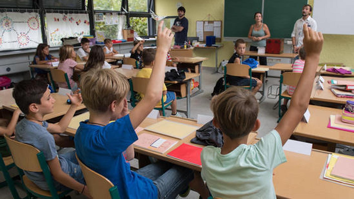 Prima lezione in una delle classi della scuola elementare di Stabio